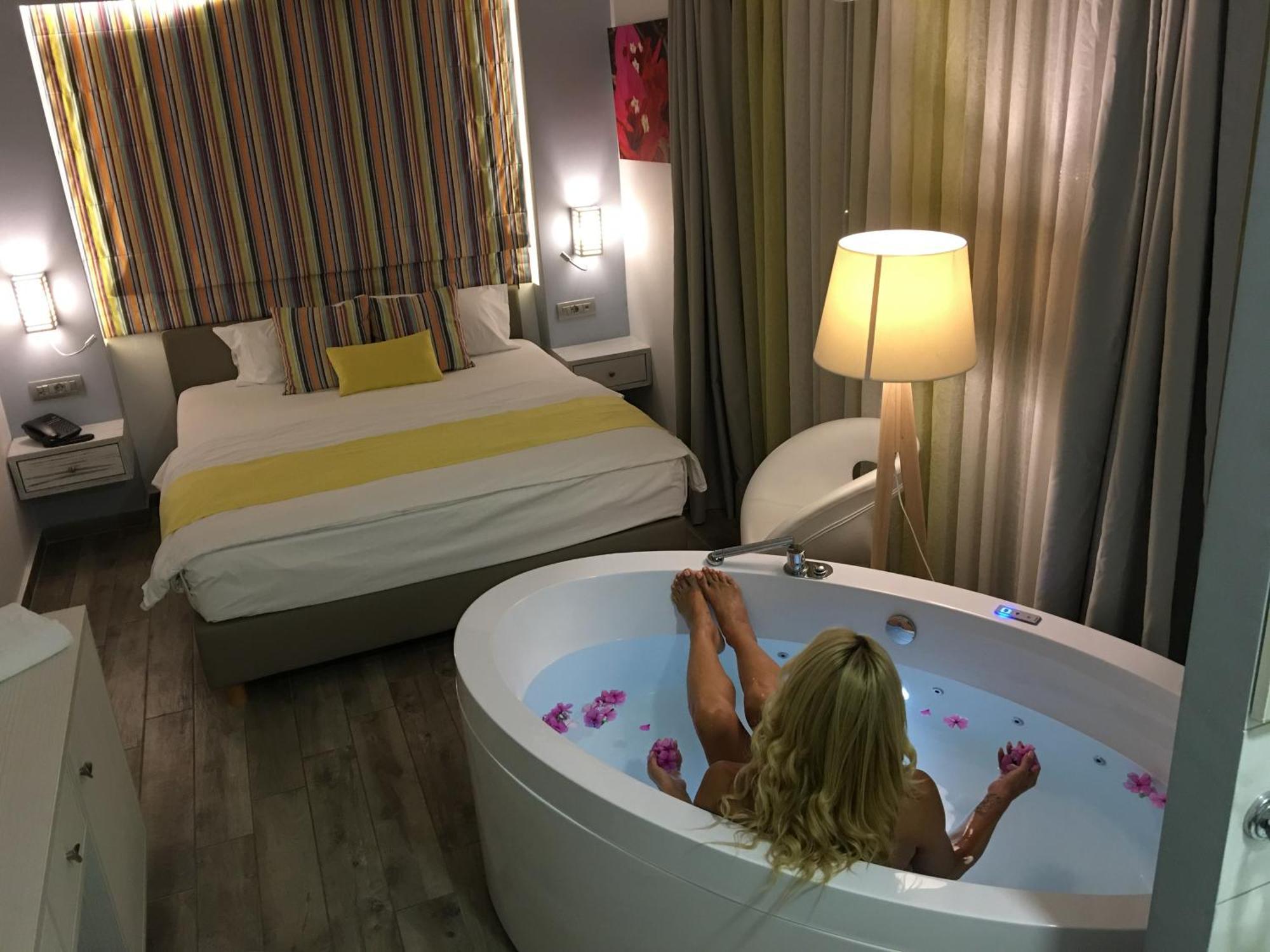 Kyknos Beach Hotel & Bungalows 말리아 외부 사진