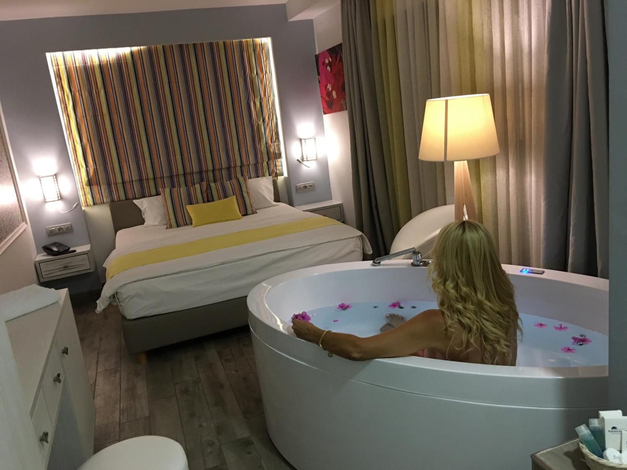 Kyknos Beach Hotel & Bungalows 말리아 외부 사진