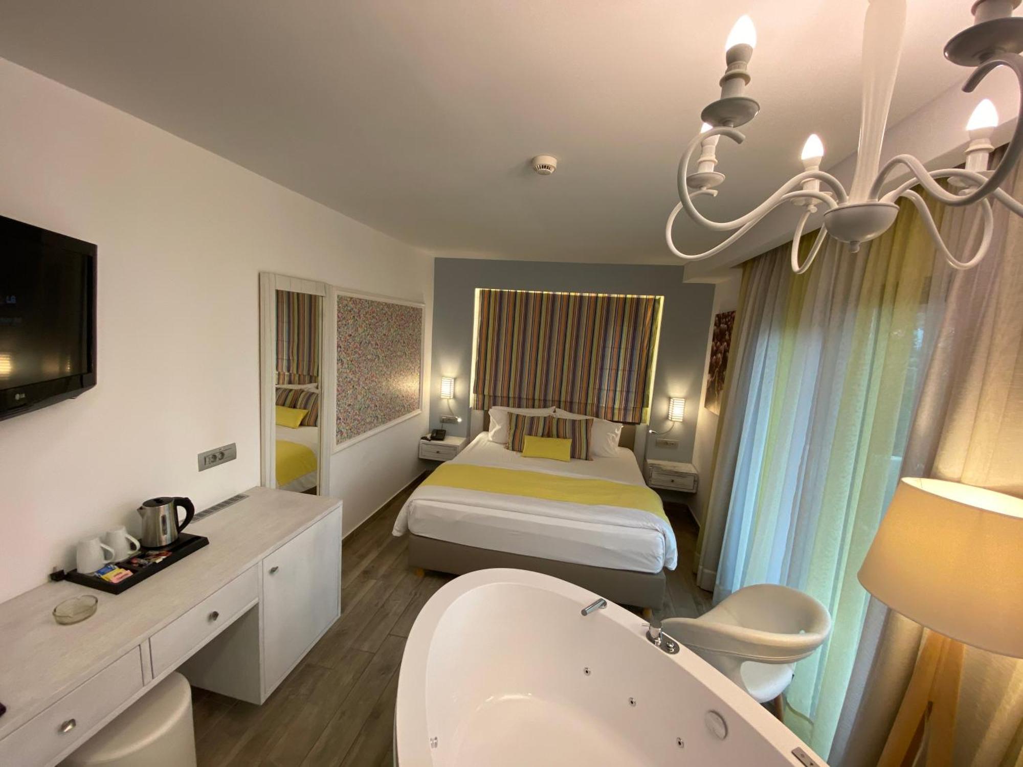 Kyknos Beach Hotel & Bungalows 말리아 외부 사진