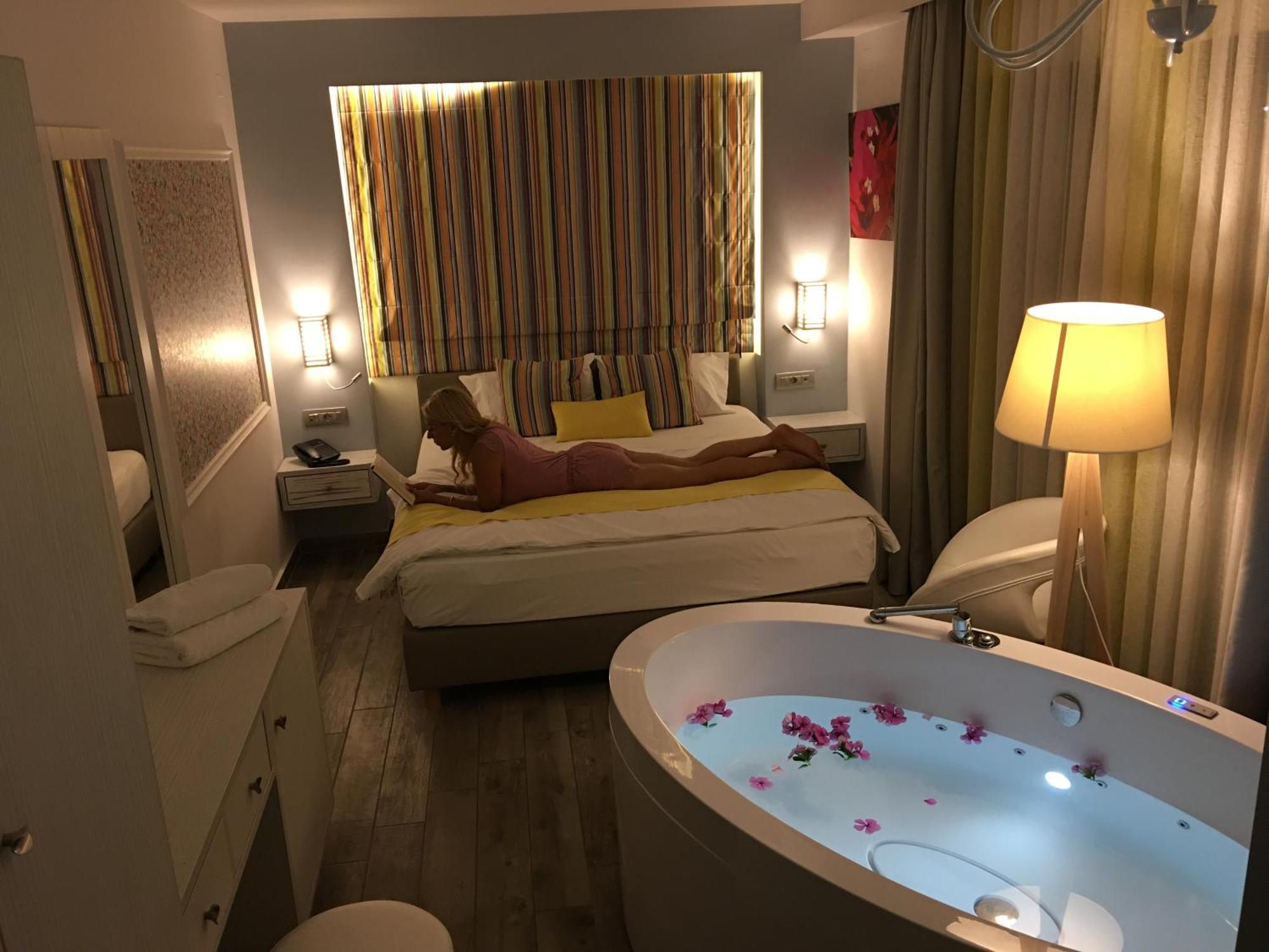 Kyknos Beach Hotel & Bungalows 말리아 외부 사진