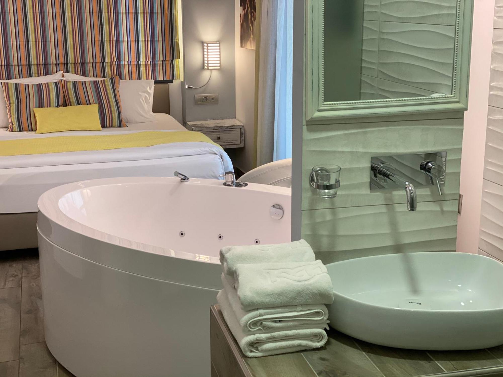 Kyknos Beach Hotel & Bungalows 말리아 외부 사진