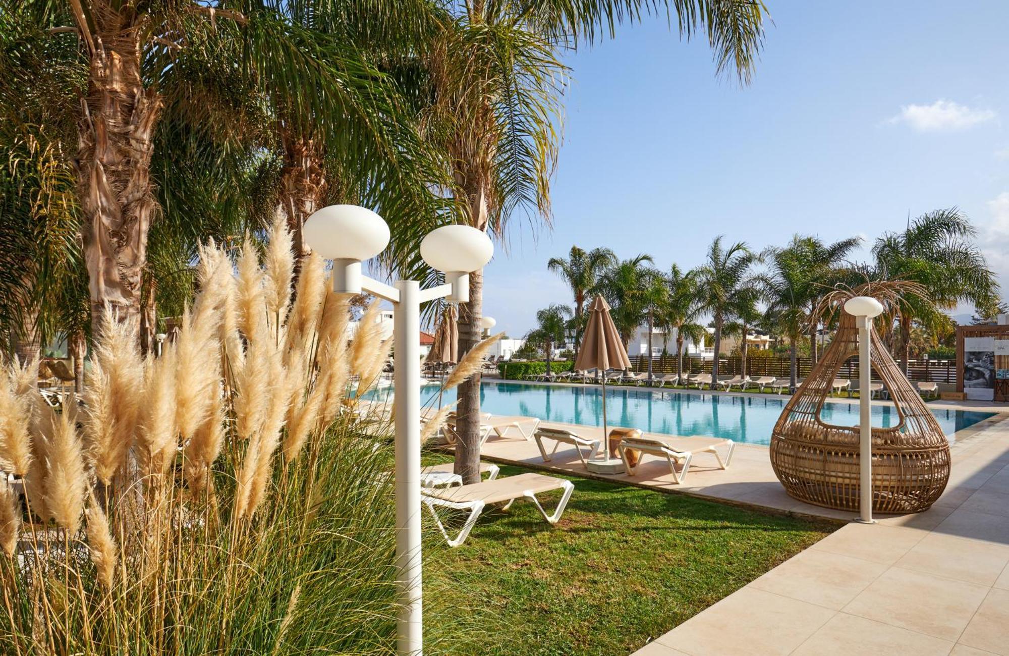 Kyknos Beach Hotel & Bungalows 말리아 외부 사진