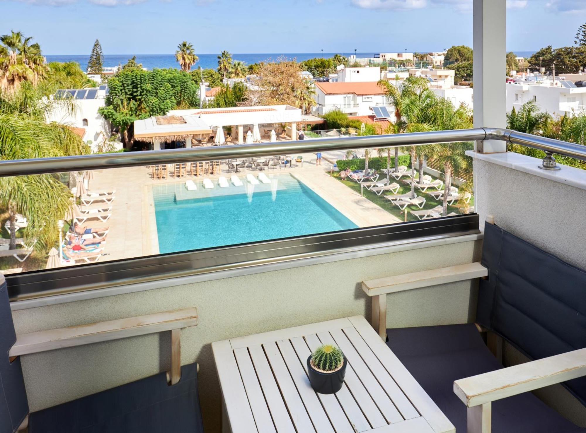 Kyknos Beach Hotel & Bungalows 말리아 외부 사진